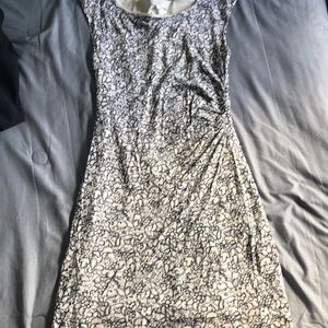 Sleeveless knee high dress